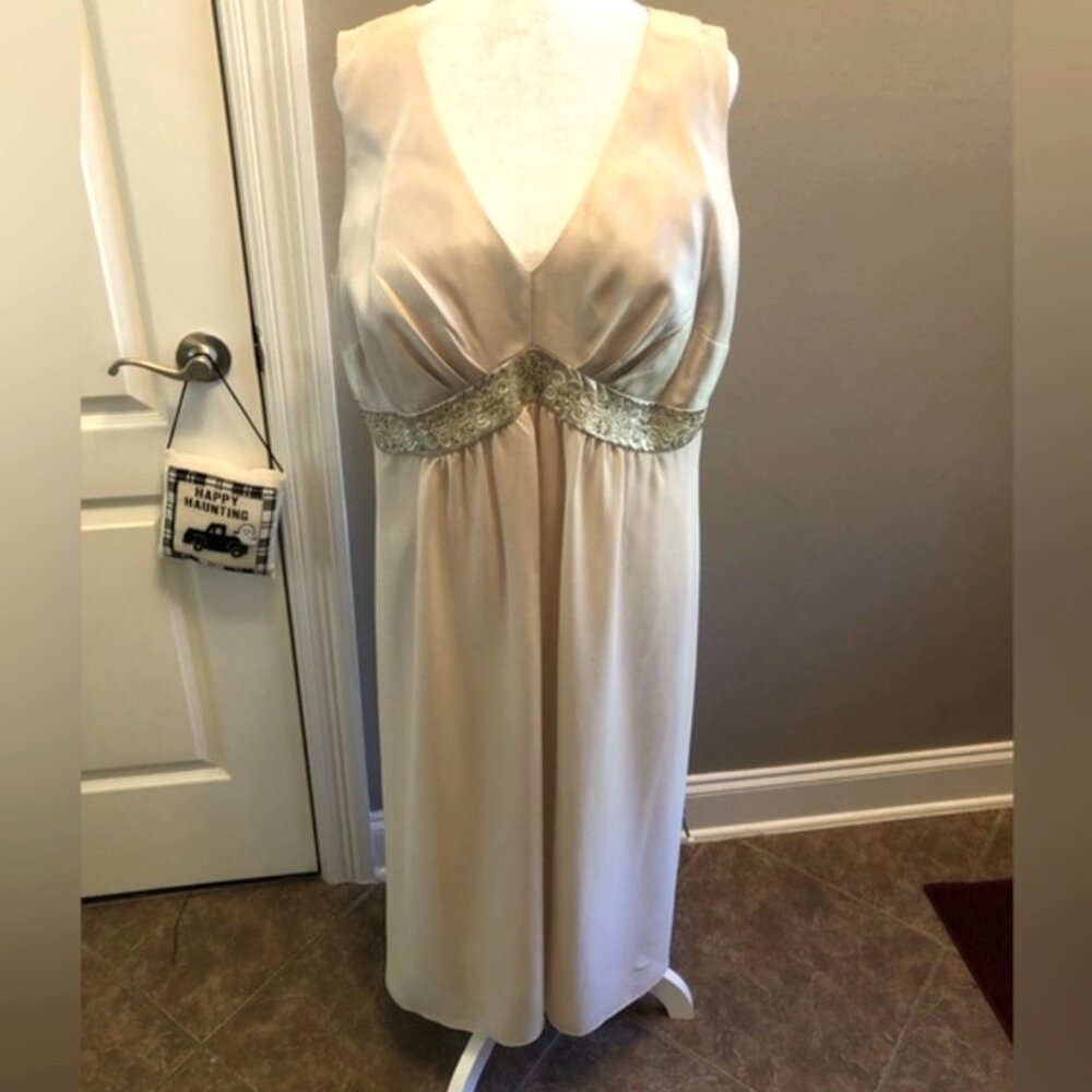 Jessica Howard 14W Champagne Midi Dress Sleeveless